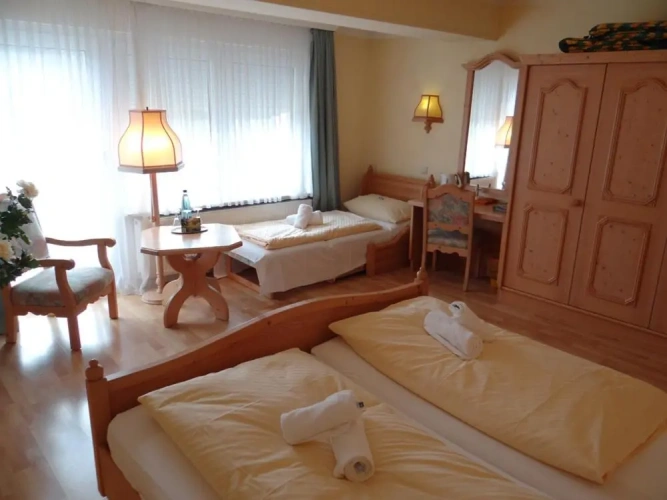 Standard Triple room