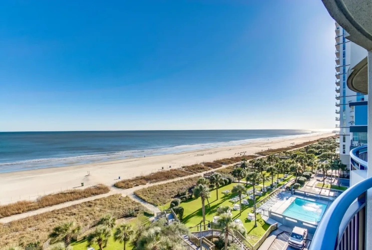 1 Bedroom Comfort room with balcony and beachfront