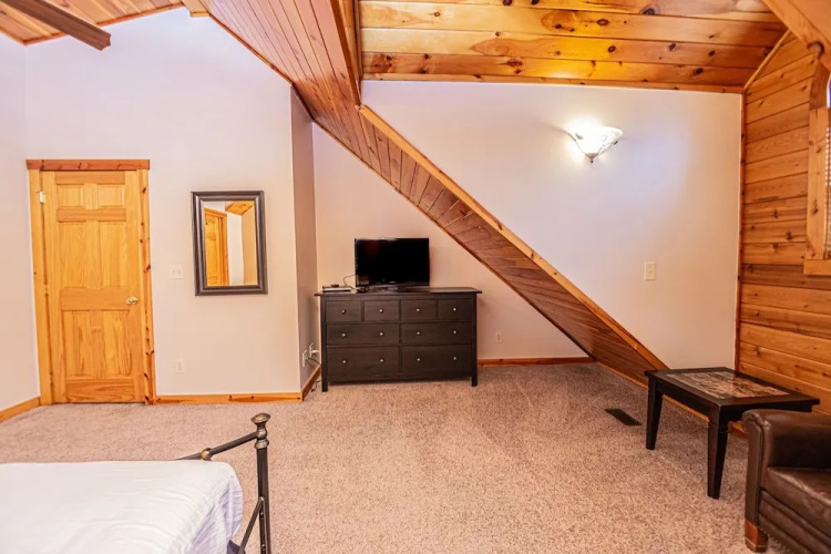 Donovan's Dacha by Taylor Made Deep Creek