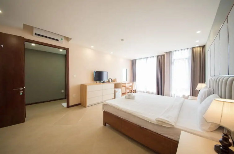 Shinee Hotel