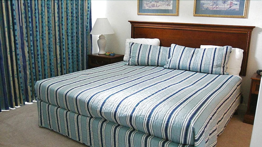 Wedgewood 511 2 Br condo by RedAwning