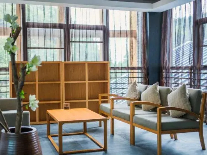 Confucius  Hotel