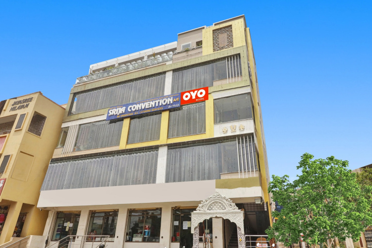 Super Hotel O Dk Reddy Square