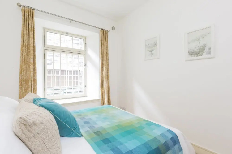 401 Thistle Street Apartment