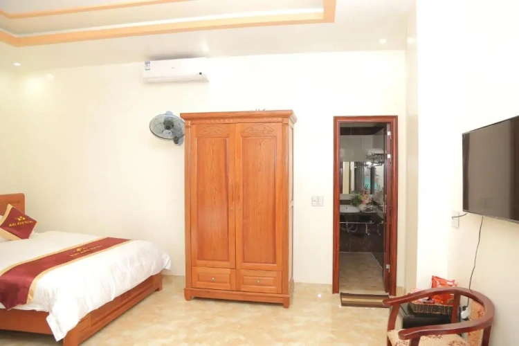Standard Triple room with view