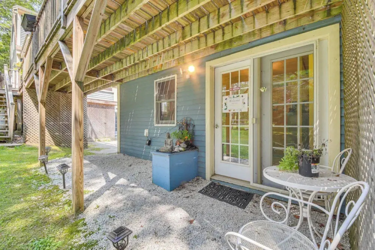 Cozy Boothbay Studio w/ Patio ~ 5 Mi to Harbor!