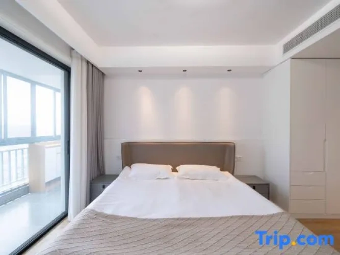 3 Bedrooms Apartment with river view