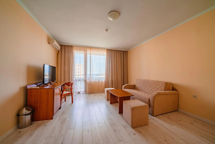 Perla Plaza Hotel