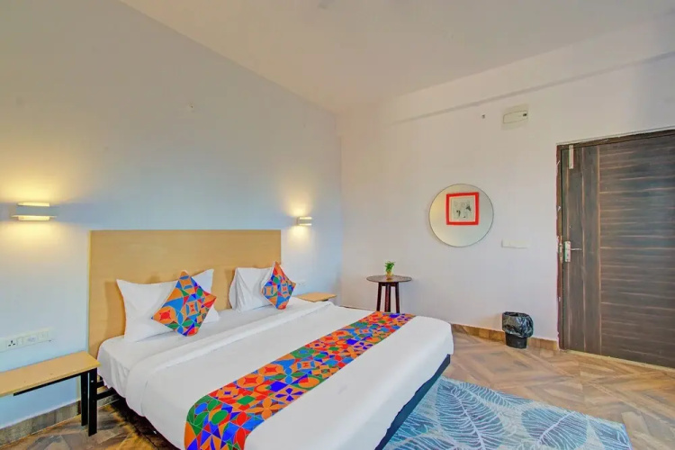 Fabhotel The Vibe
