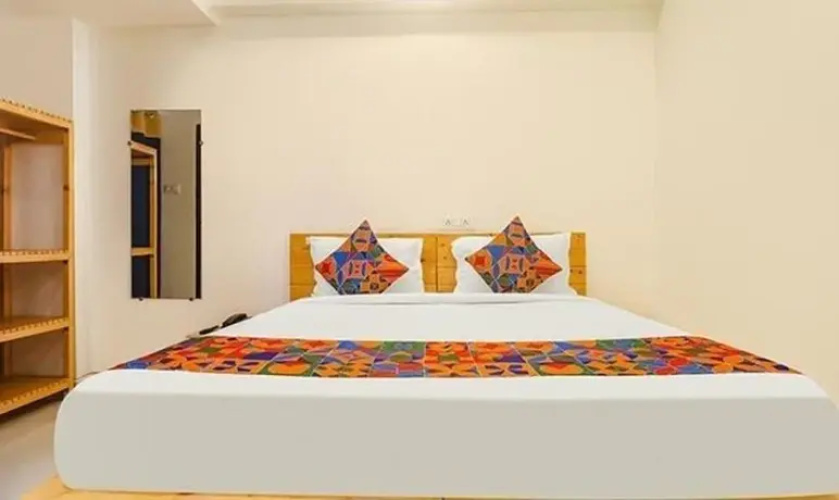 Fabhotel Green Leaf