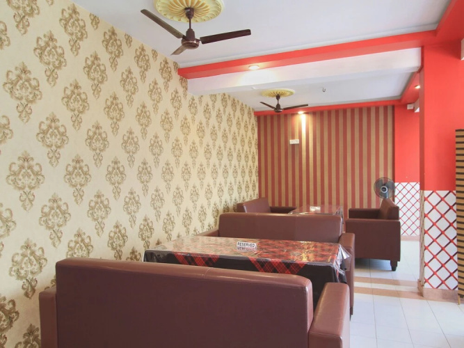 OYO 10632 Hotel Brigade Royal