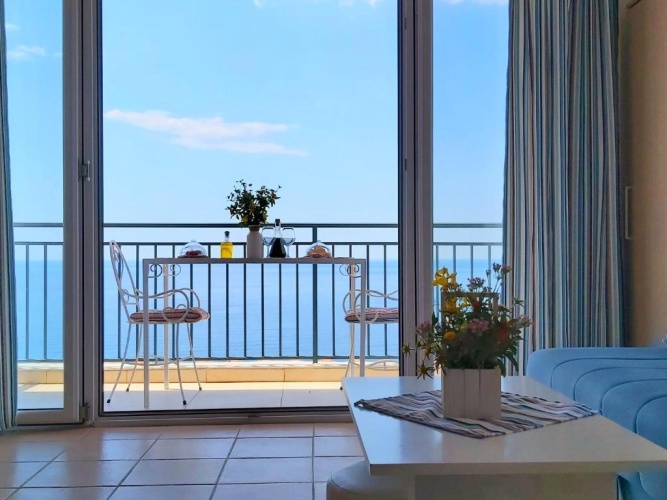 1 Bedroom Apartment with sea view