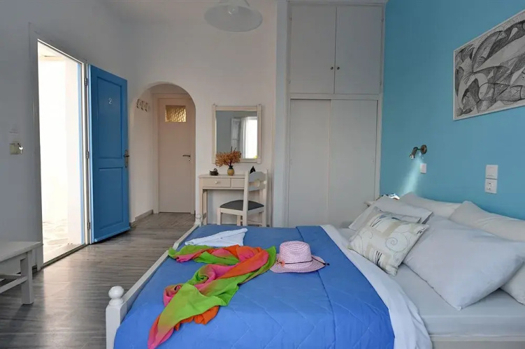 Tarsa Studios & Apartments