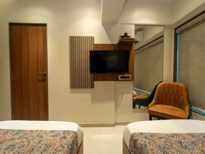 Standard Double room with city view