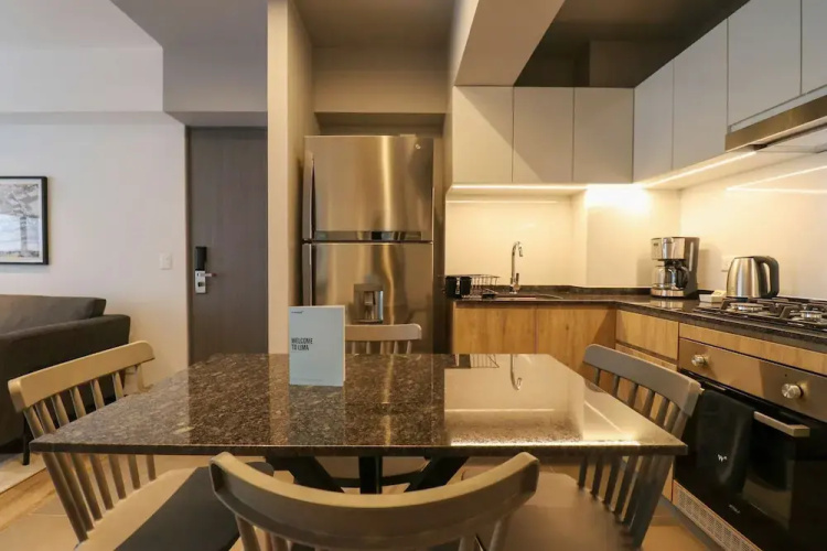 w Fabulous 2BR w Impressive Deco in San Isidro