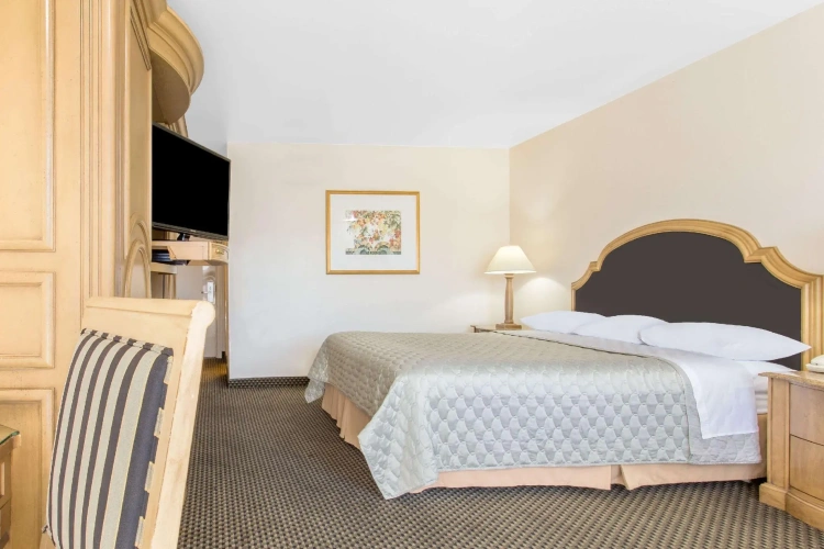 Double room with courtyard view