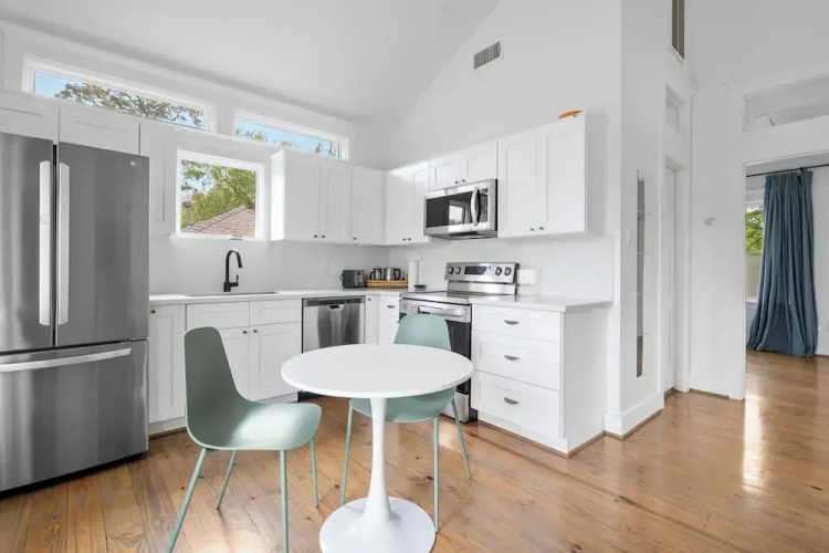 Wonderful Getaway 1BR with Balcony Views