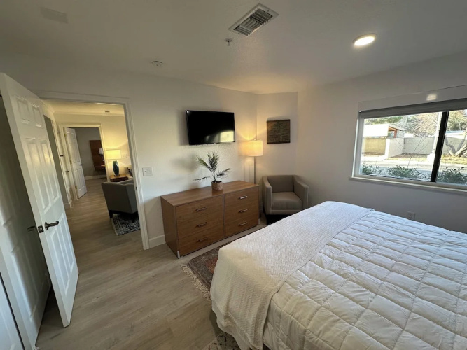 B&J Hotels