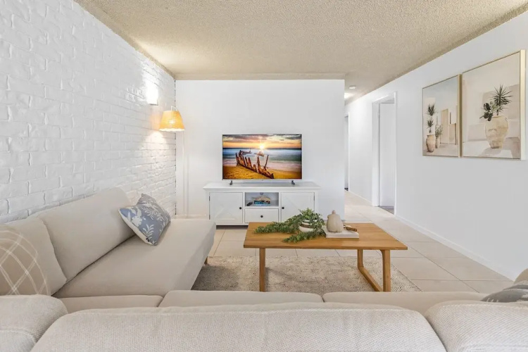 3-bed Waterfront Apartment With Private Patio