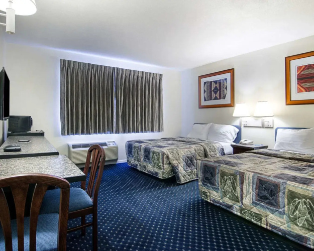 Central Phoenix Hotel