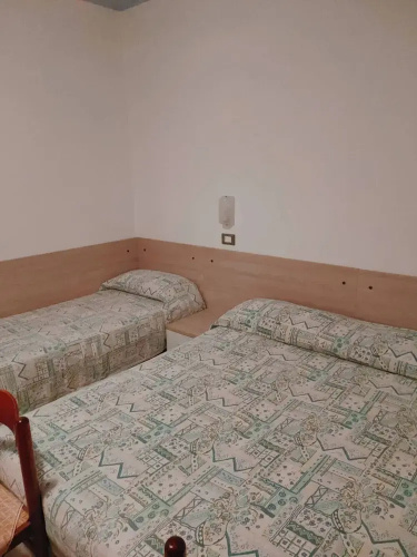 Bright Villa Flat With Shared Garden