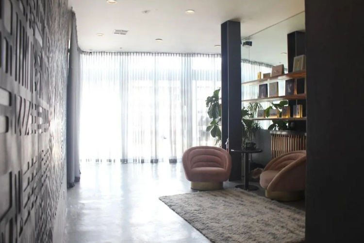 Tuck Hotel