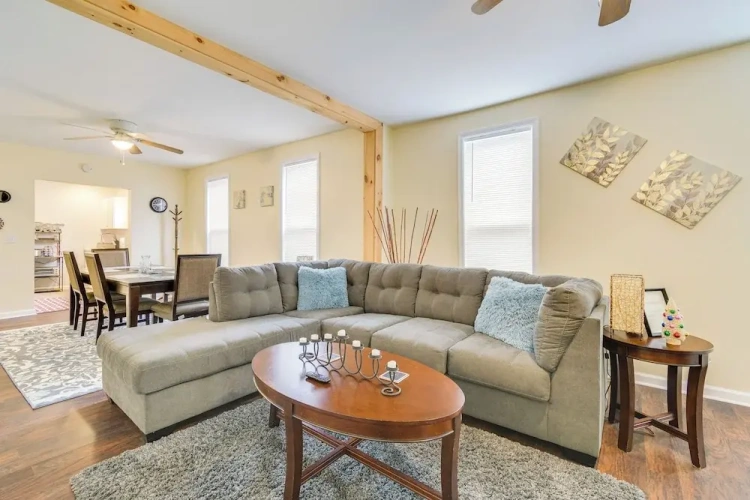 2 Bedrooms Apartment