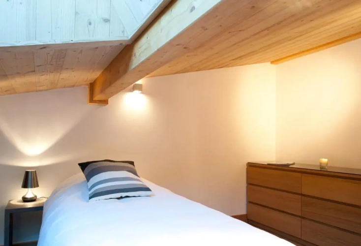 1 Bedroom Attic Apartment