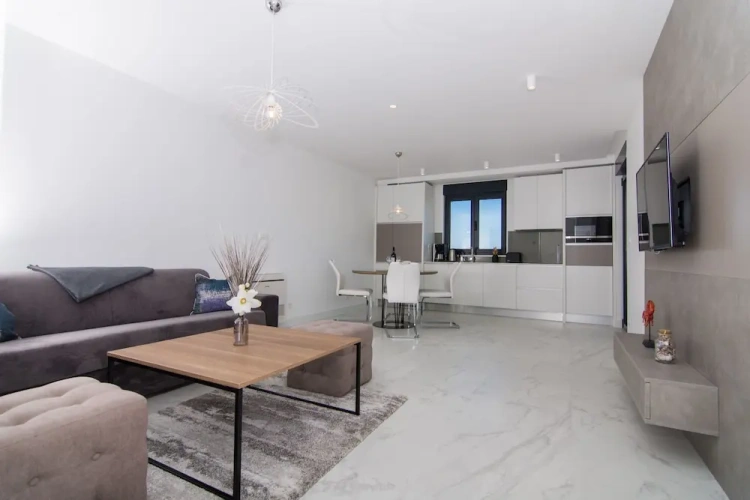2 Bedrooms Standard Basement room