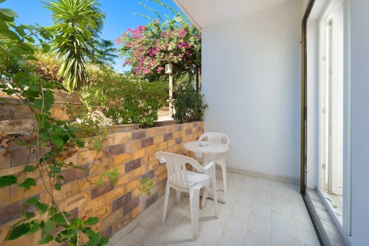 2 Bedrooms Standard Apartment with garden view