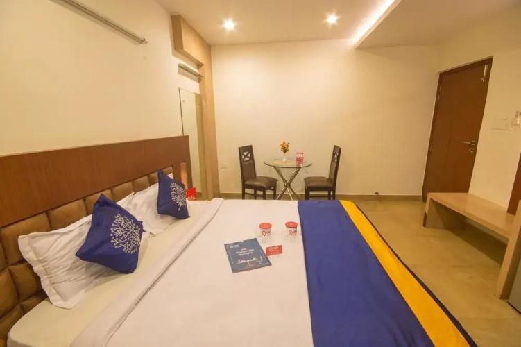 OYO 1524 Hotel Vaani Continental