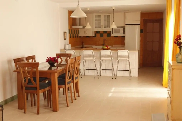 3 Bedrooms Cottage