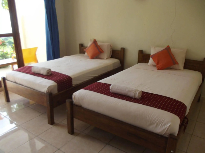 CF Komodo Hotel