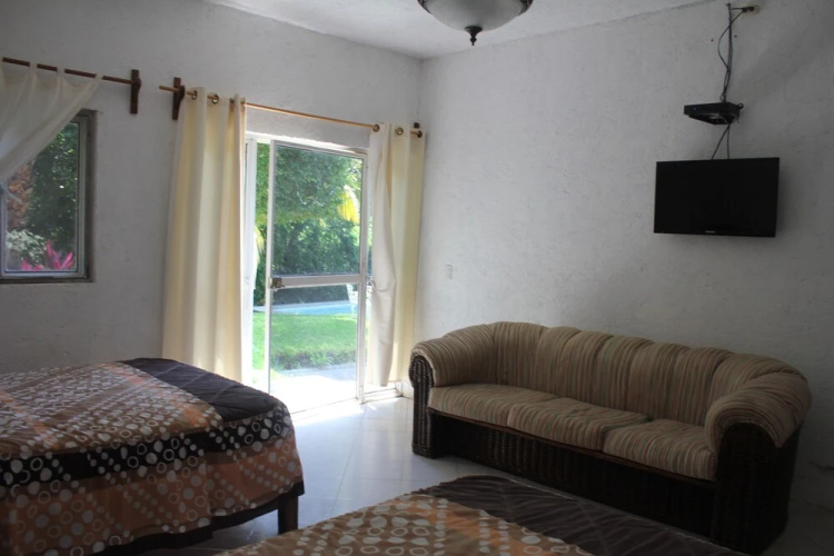 Hotel Teques Inn