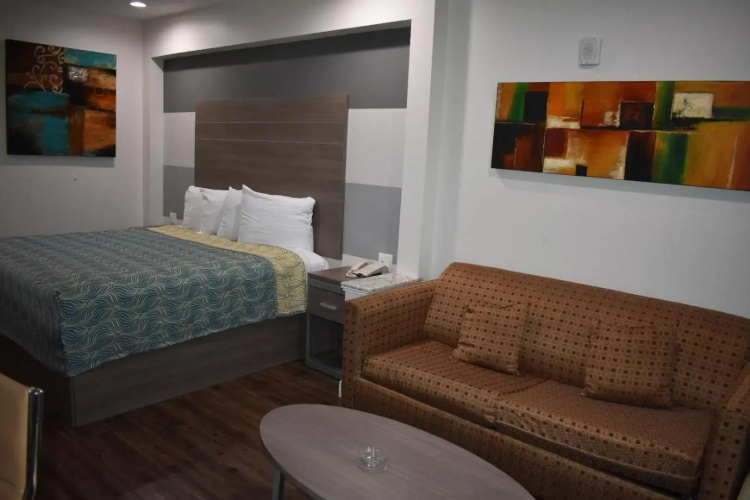 Grand Villa Inn & Suites - Humble