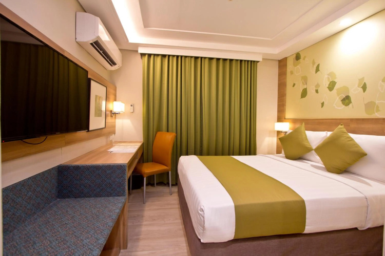 Crown Regency Hotel Makati