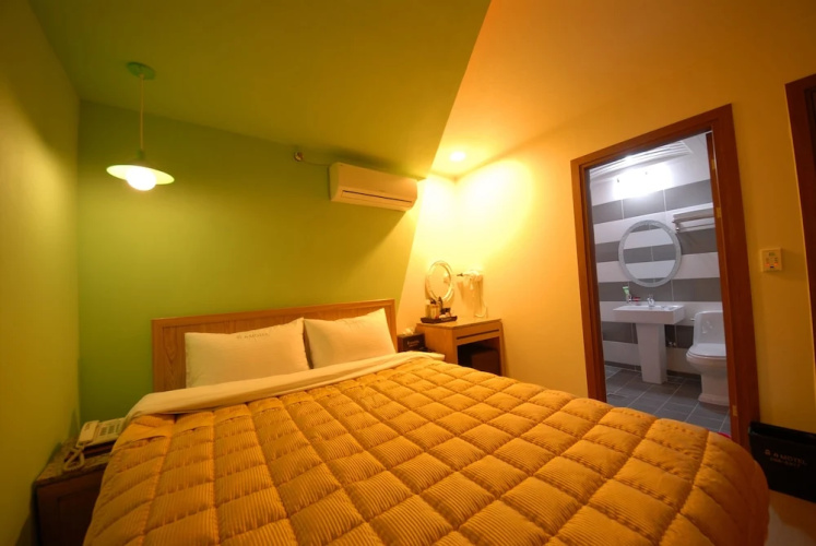 Hyu N Motel