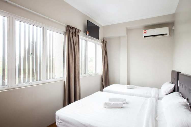 Moment Hotel
