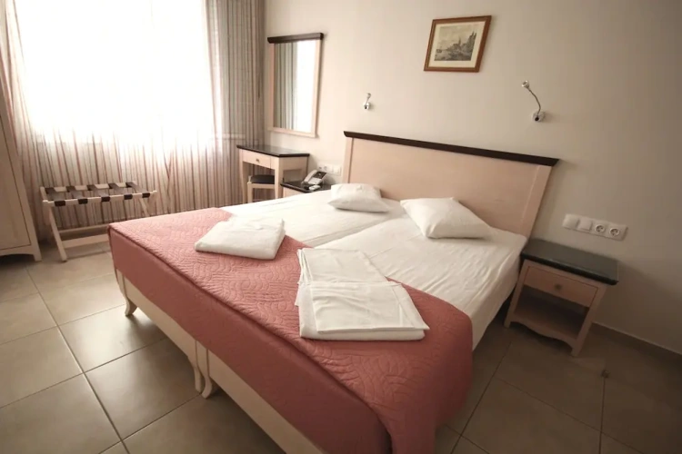 Economy Twin Basement room