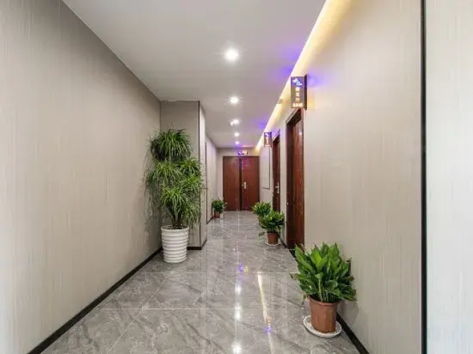 Pinle Hotel (Wuhan Jiangxia Century Plaza store)