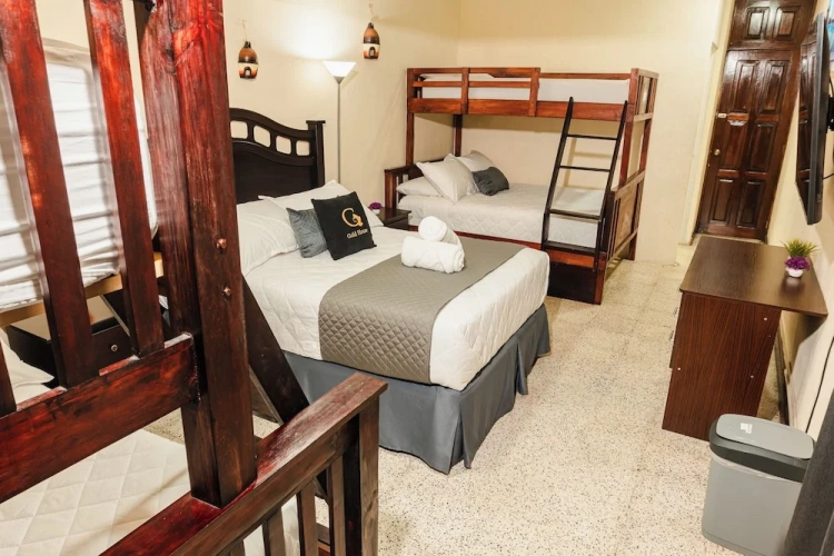 Standard Triple room