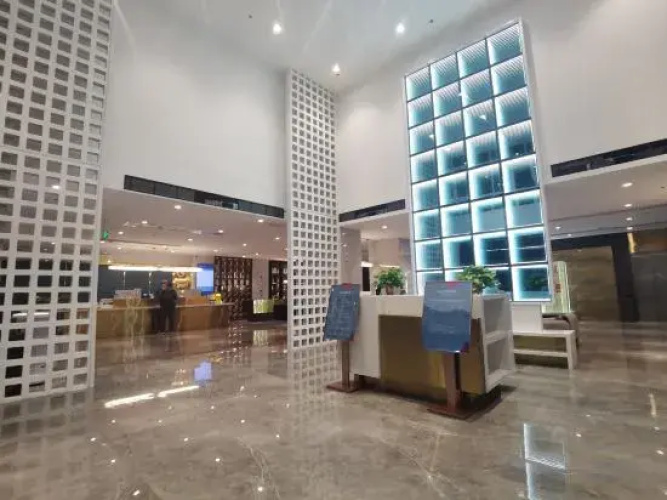Gray Whale International Hotel (Longquan Branch)
