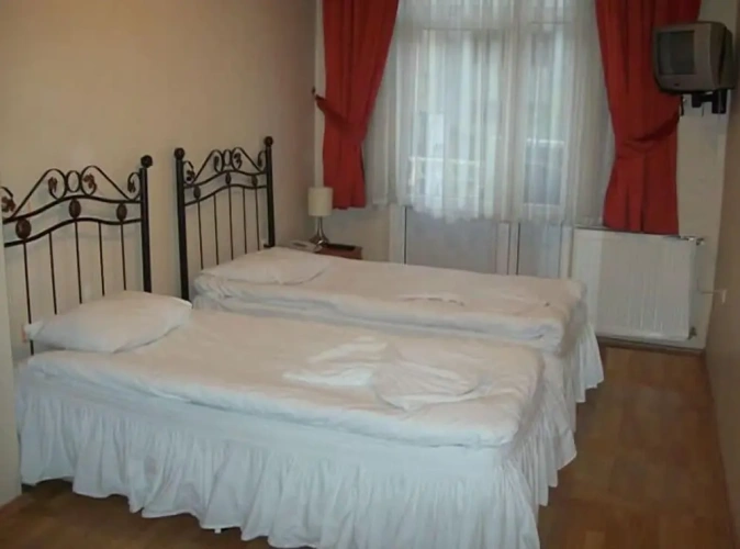 Standard Twin room with balcony