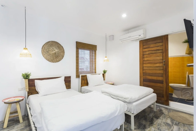 Standard Twin room