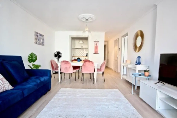 2 Bedrooms Apartment