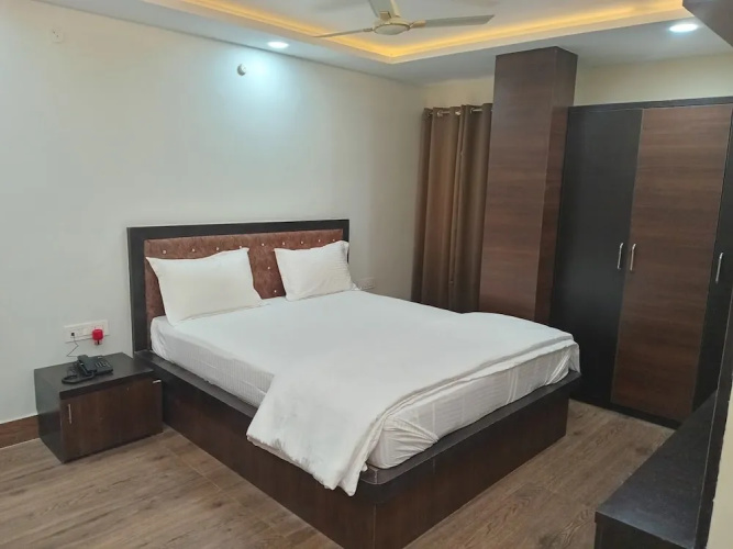 Hotel DEv Inn