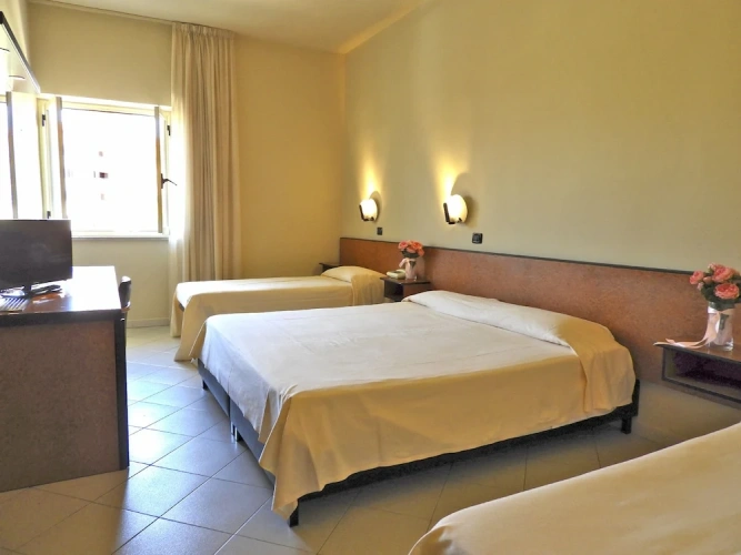 Standard Triple room with balcony