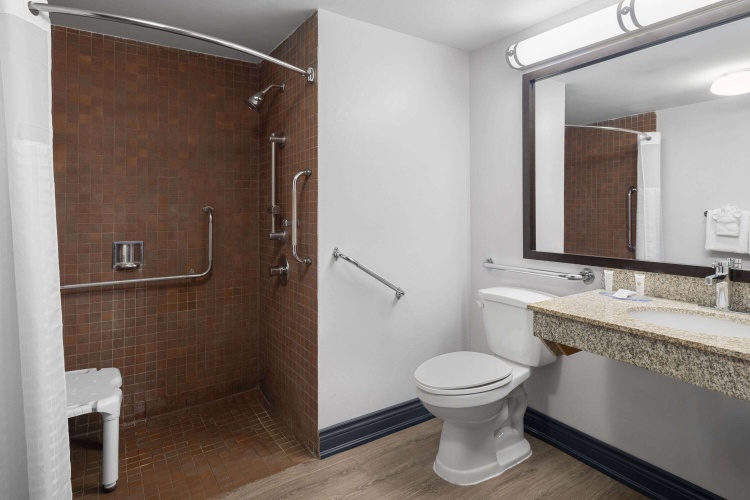 Travelodge By Wyndham Barrie photo 9
