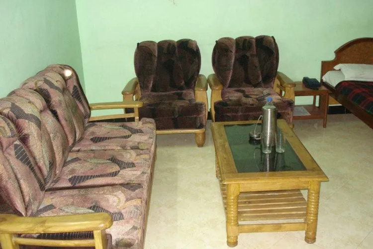 Ajatsatru Hotel