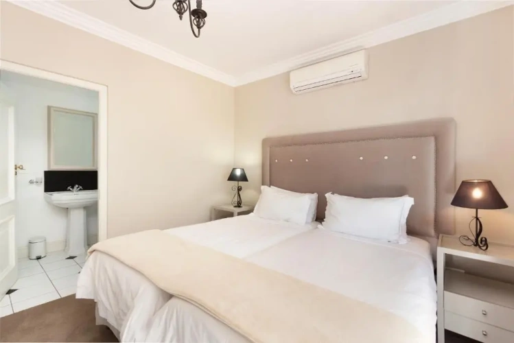 2 Bedrooms Cottage